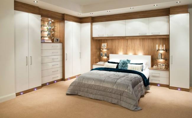 Modern bedroom storage set
